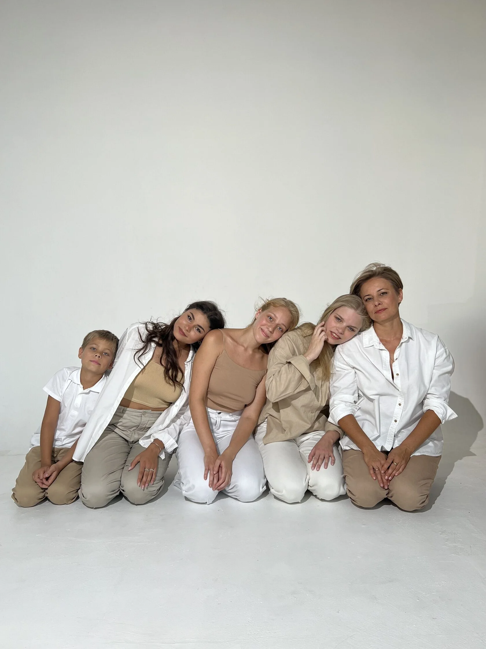 Семейная фотосессия в студии