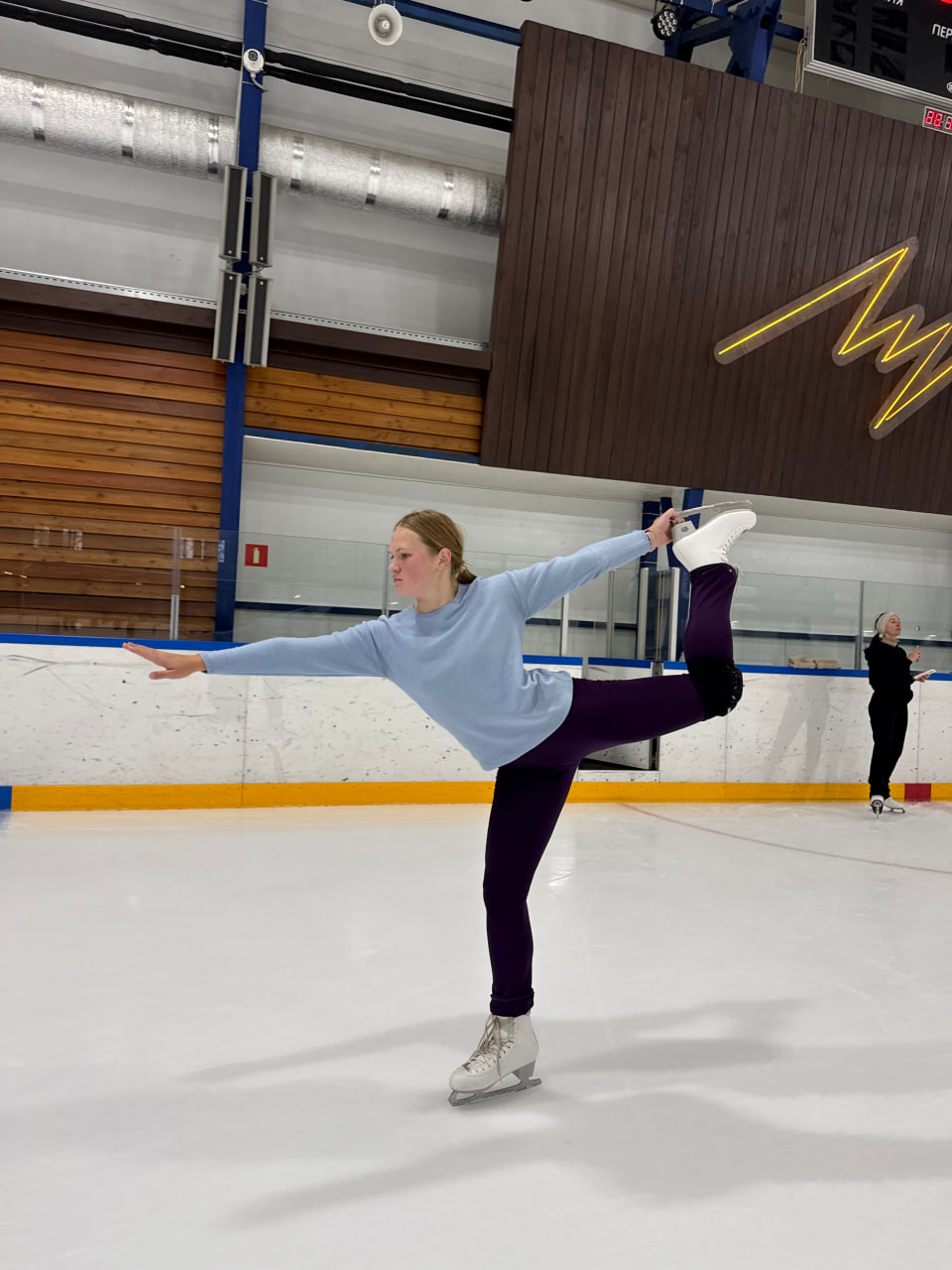 Индивидуальная тренировка по фигурному катанию