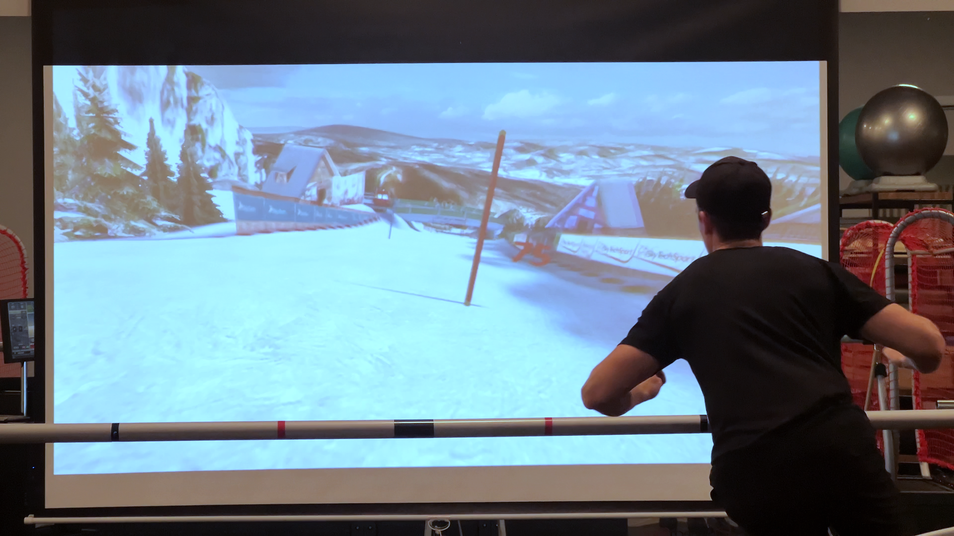 Занятие с инструктором на горнолыжном тренажере