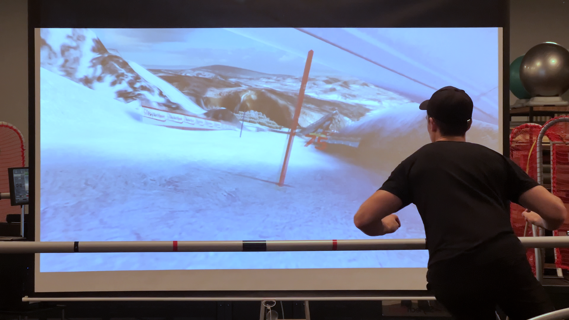 Занятие с инструктором на горнолыжном тренажере